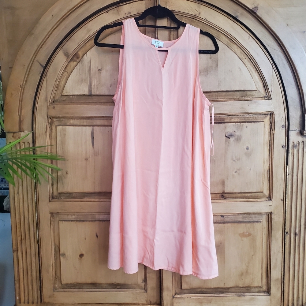 Crown & Ivy shift peach dress size M